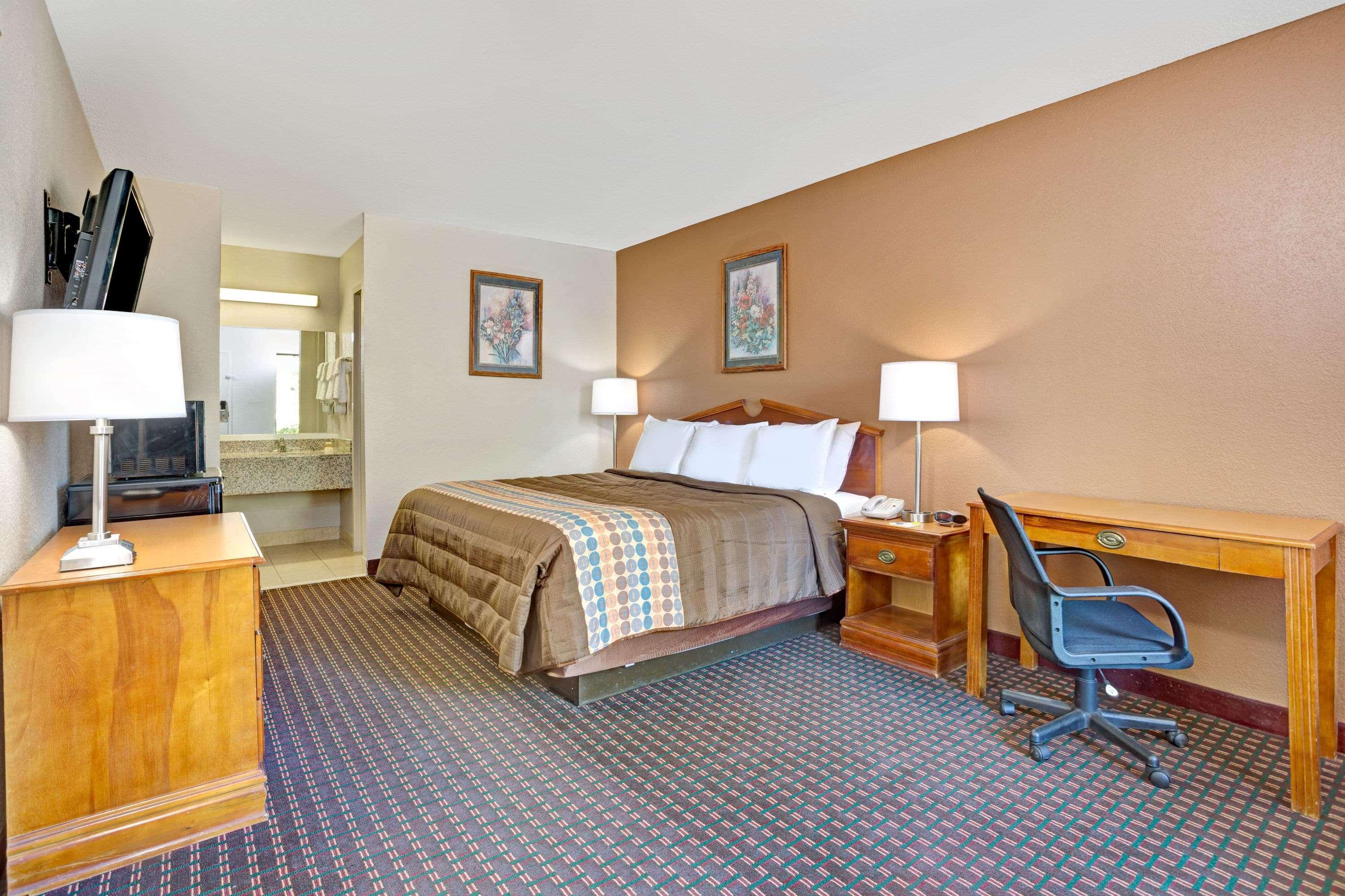 Days Inn By Wyndham Hernando Dış mekan fotoğraf